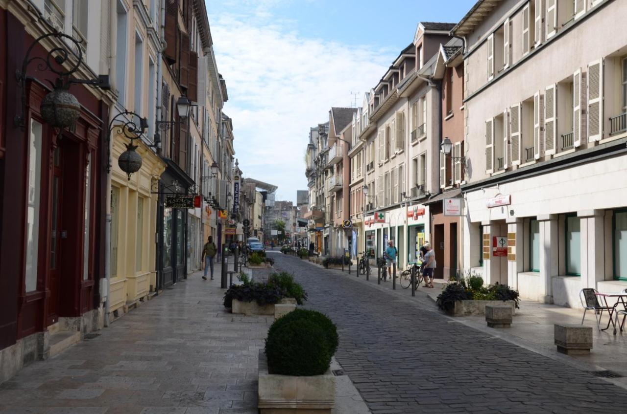 Le Langevin - Appartement Troyes Centre エクステリア 写真